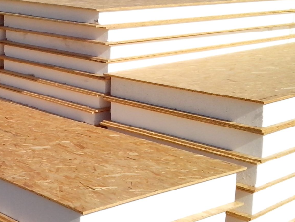 В чем различие SIP-панелей и сэндвич-панелей?